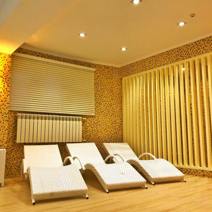 Kazakhstan Hotel Atyrau Exterior photo